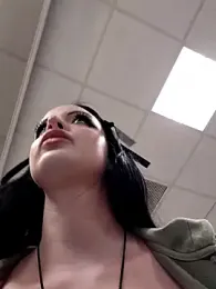 EVILYN webcam model stream image