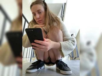 _I_123 webcam bongacams model stream image