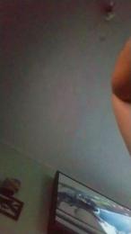 Offwhiteclouds webcam model stream image