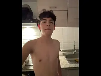 Blum_icee webcam stripchat model stream image