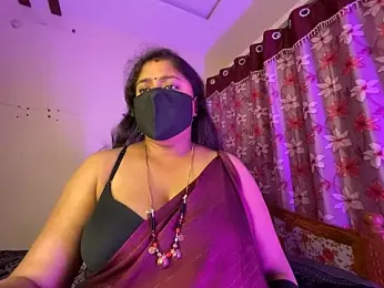 LouleyRanii webcam model stream image