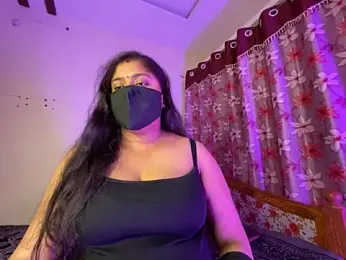 LouleyRanii webcam model stream image