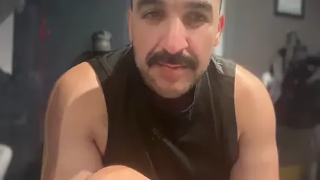 CloudyMuscleBeefy webcam model stream image