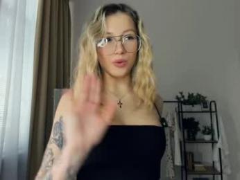glossybabe_ webcam chaturbate model stream image