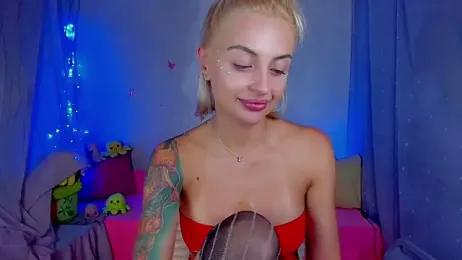 YourLizzyDoll webcam model stream image