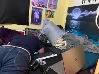 Mic_Oxinner webcam model stream image