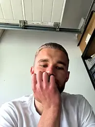 Benjamiinlt webcam model stream image