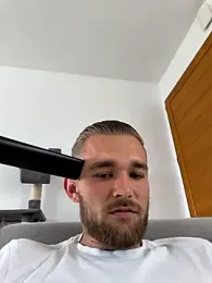 Benjamiinlt webcam model stream image