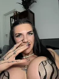 LexiCoco webcam model stream image