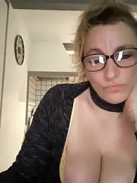 Fifi83Bell webcam stripchat model stream image