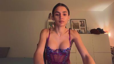 naomi352 webcam cam4 model stream image