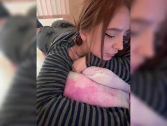 LittleDelora webcam model stream image