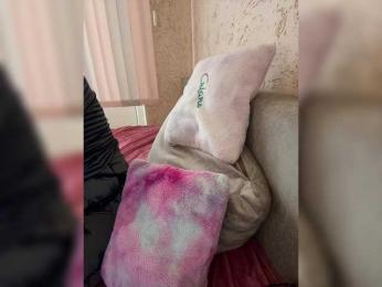 LittleDelora webcam model stream image