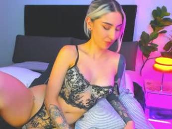 naugthymila3 webcam model stream image