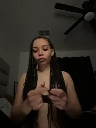 nikkiloveee webcam model stream image