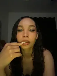 nikkiloveee webcam model stream image