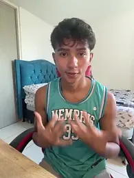 Leonarrrd_01 webcam model stream image