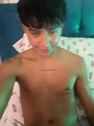 Leonarrrd_01 webcam model stream image