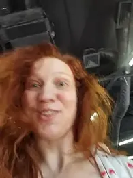 Exhibitionsplit webcam model stream image