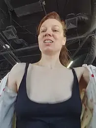 Exhibitionsplit webcam model stream image
