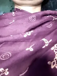 Pritu675 webcam model stream image