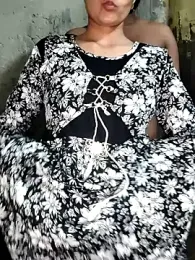 Pritu675 webcam model stream image