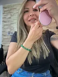 _Abril-Office1 webcam model stream image