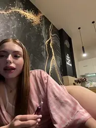 LOLAskk webcam model stream image