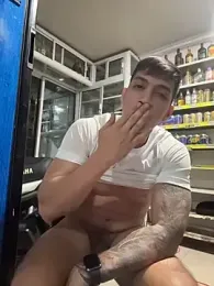 OliverWest04 webcam model stream image