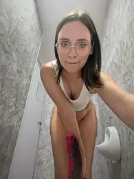 The_Snowwhitee webcam stripchat model stream image