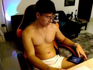 Master Zeth webcam model stream image