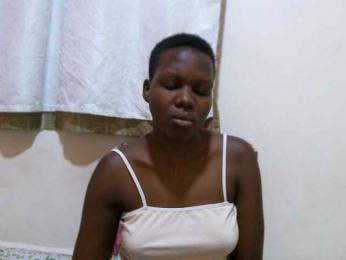 juicy-bella webcam bongacams model stream image