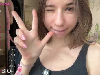 tinykisa webcam bongacams model stream image