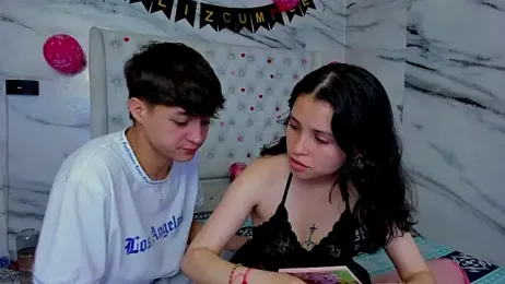 Ari_and_Storm webcam model stream image