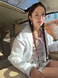 DollyTall webcam stripchat model stream image