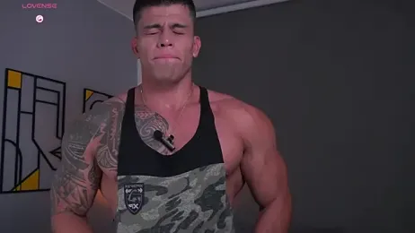 tyler_muscle1 webcam stripchat model stream image