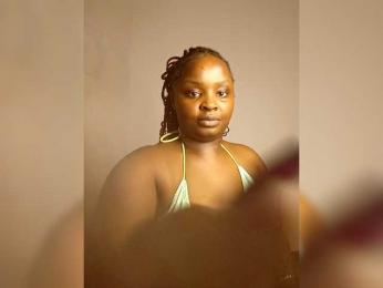 Prettyve webcam bongacams model stream image