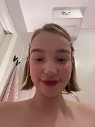 Baby_Tiny webcam model stream image