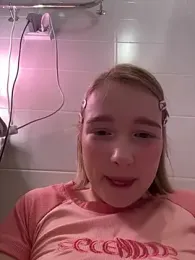 Baby_Tiny webcam model stream image