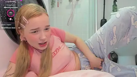 Baby_Tiny webcam model stream image