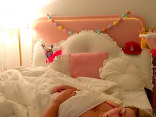 Maci Reynolds webcam flirt4free model stream image