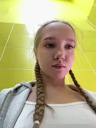 bambi_lu webcam stripchat model stream image