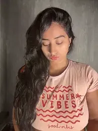 Valentinne_z webcam model stream image