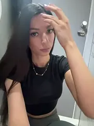 -_MiaQueen_- webcam stripchat model stream image