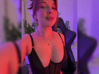 _Q_ webcam bongacams model stream image