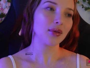 _Q_ webcam bongacams model stream image