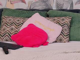 Blair Wonder webcam model stream image