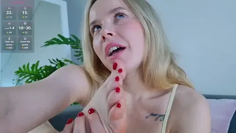 milly_shy webcam model stream image