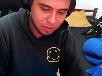 axellrz_ webcam model stream image