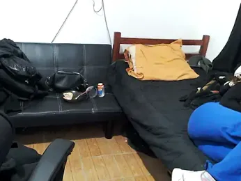 axellrz_ webcam model stream image